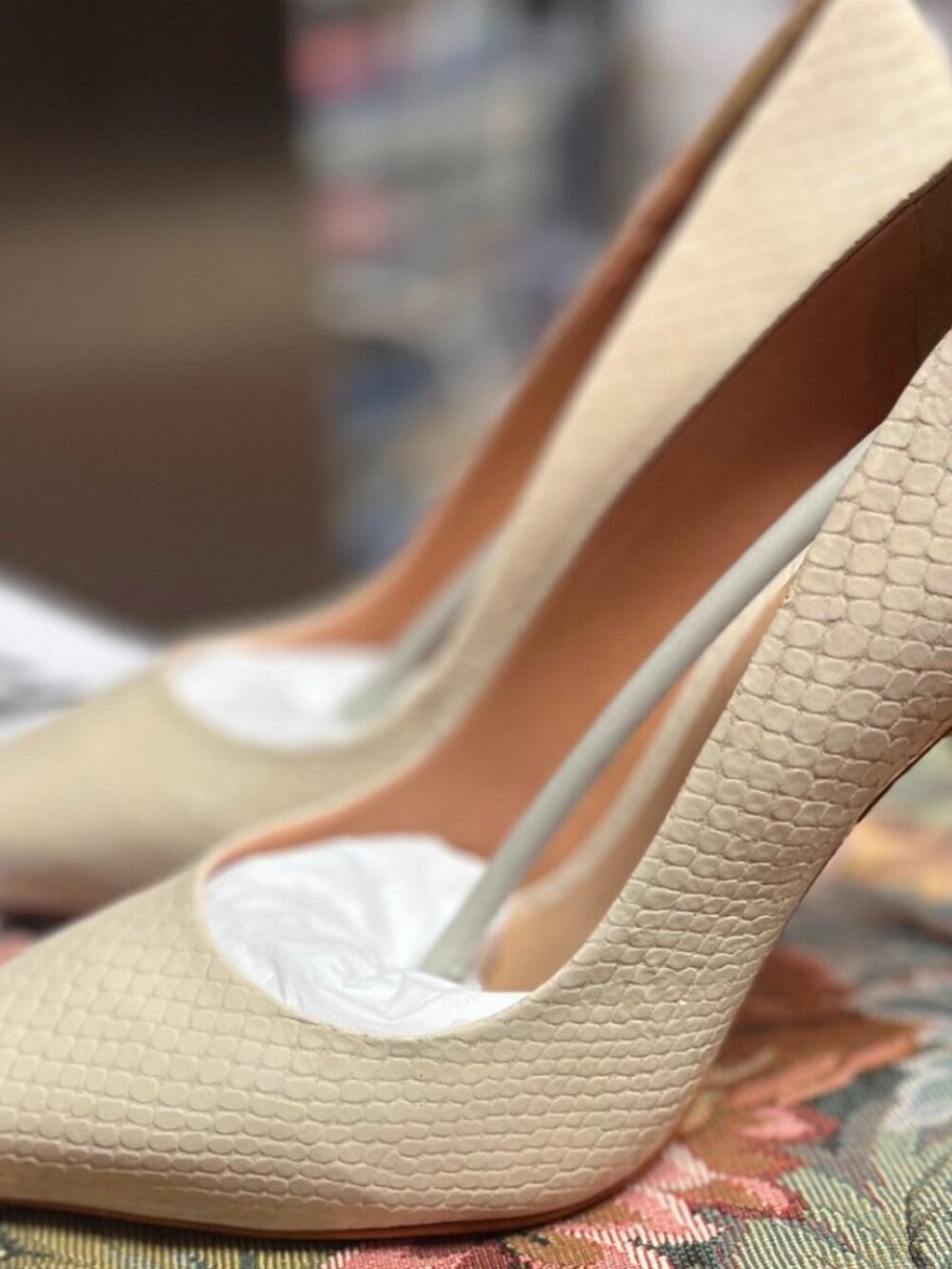 Schutz Sugar White Snake Embossed Lou Women's Pump - Picture 2 of 8